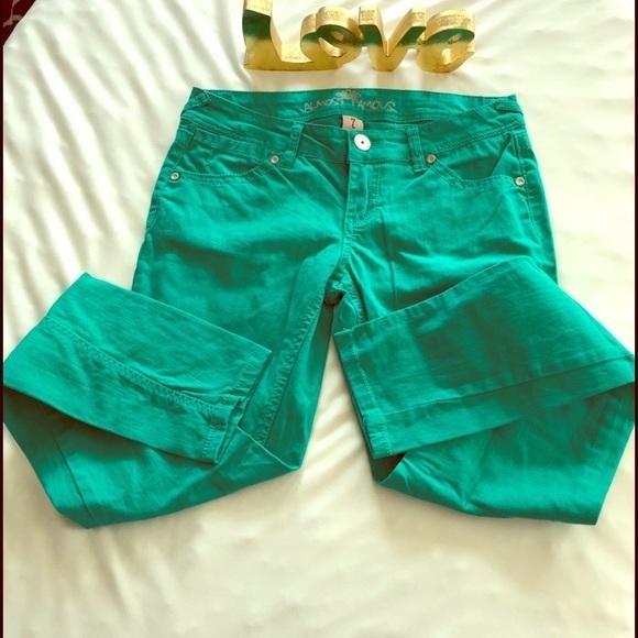 FINAL SALE!ALMOST FAMOUS STRT LEG JEANS💕💕EUC - Picture 1 of 4